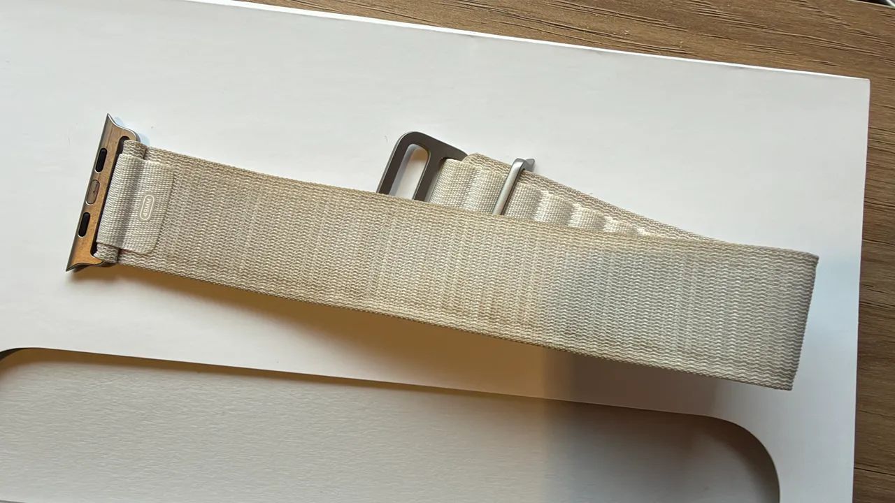  Apple Watch Ultra starlight alpine loop 