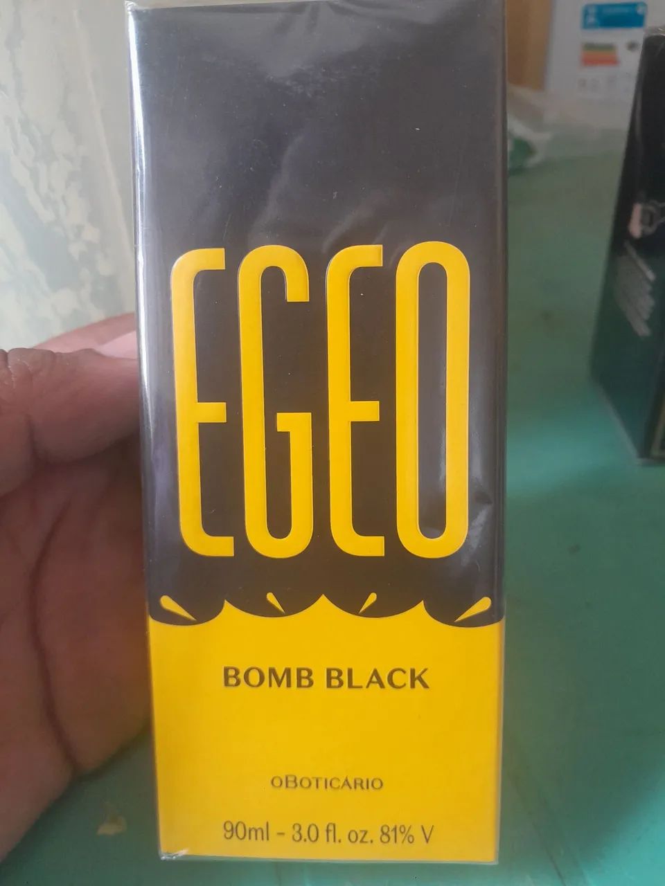 Perfume e geo bomba black