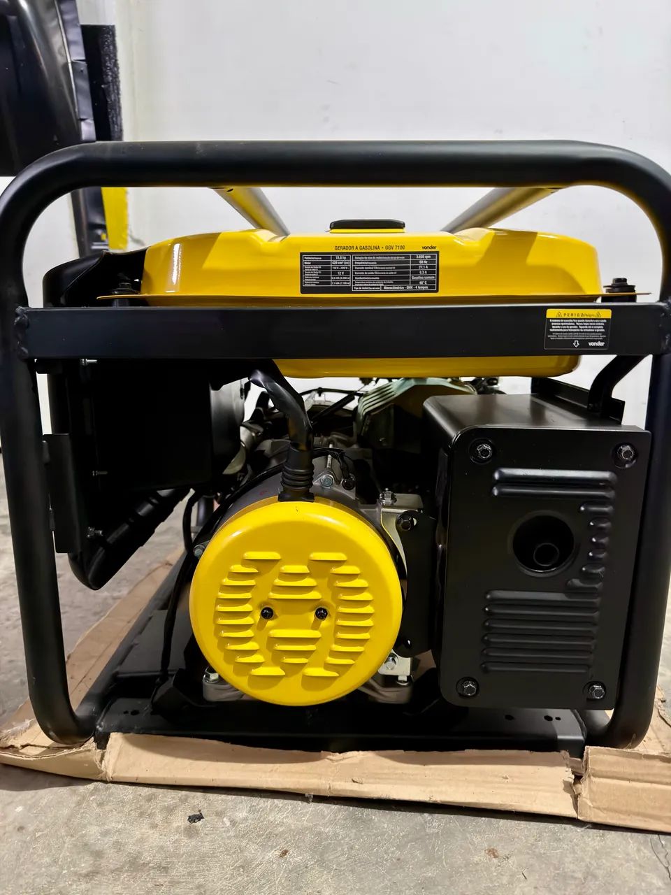 Gerador Vonder GGV 7100 a Gasolina | Partida Elétrica | 110V/220V | Excelente Estado - Foto 5