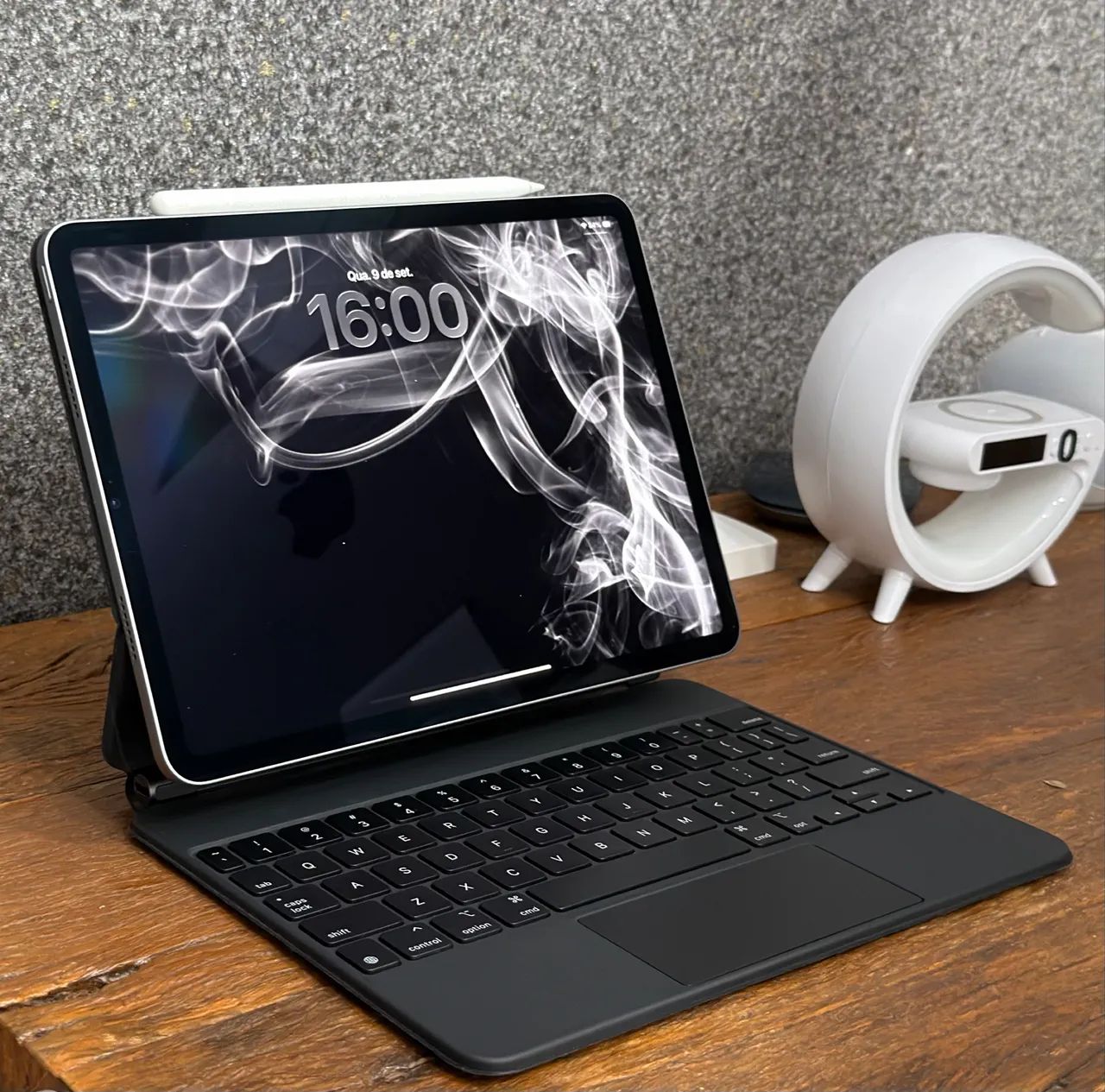 iPad Pro 4ª Geração Chip M2 Com Magic Keyboard e Apple Pencil