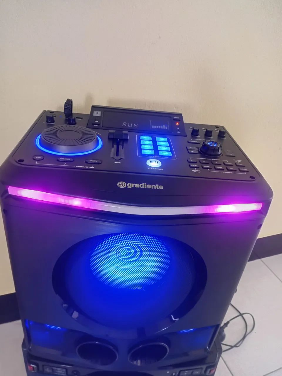 Som gradiente com controle remoto pra vende - Foto 5