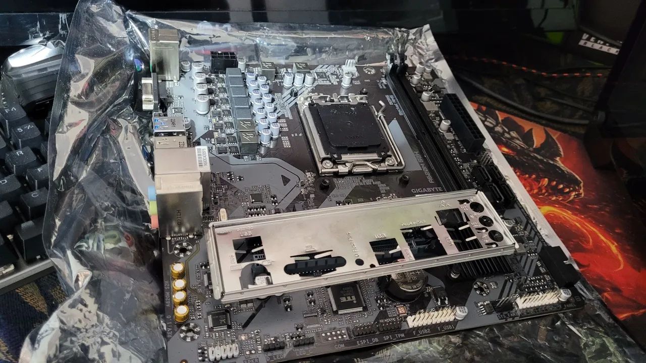 Placa-mãe Gigabyte A620M S2H (AM5) ? Semi Nova<br> - Foto 5