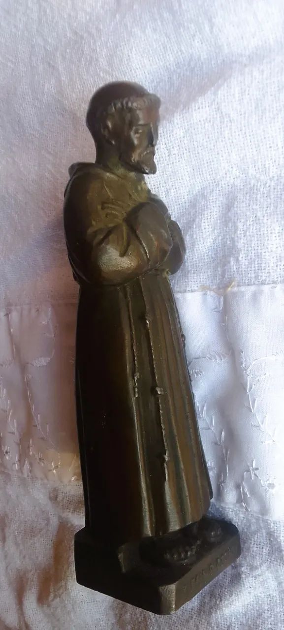 Antiga Escultura produzida Bronze francês cinzelado, representando S. Francisco de Assis * - Foto 3