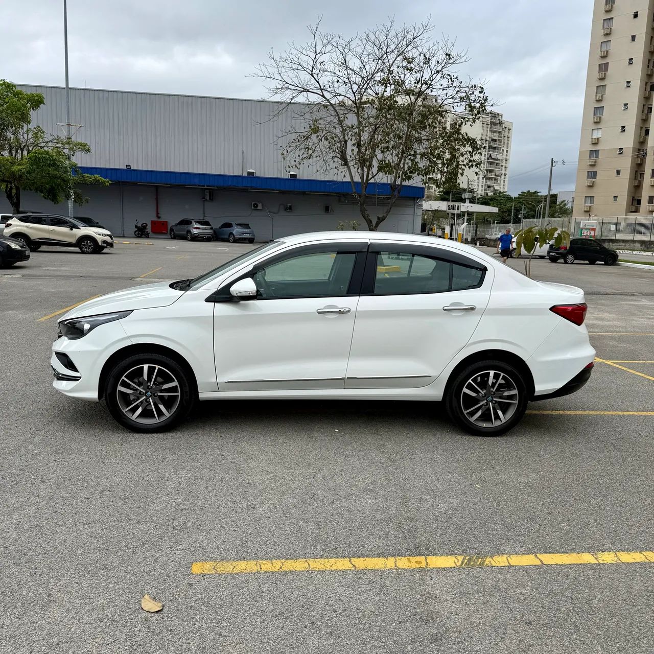 Fiat Cronos Precision 1.3 16V Flex Aut. 2025 - Foto 3