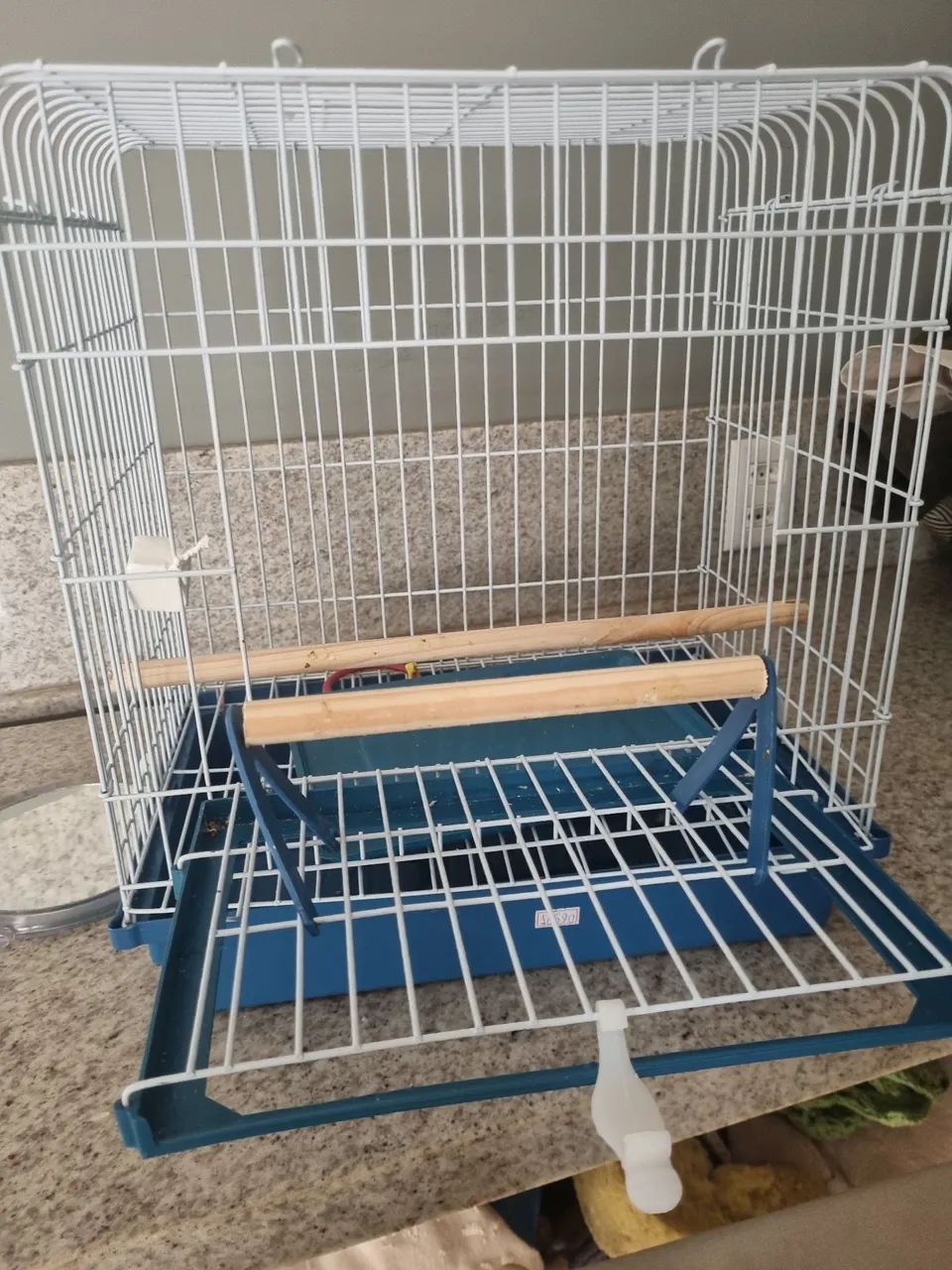 Gaiola para pássaros com playground externo