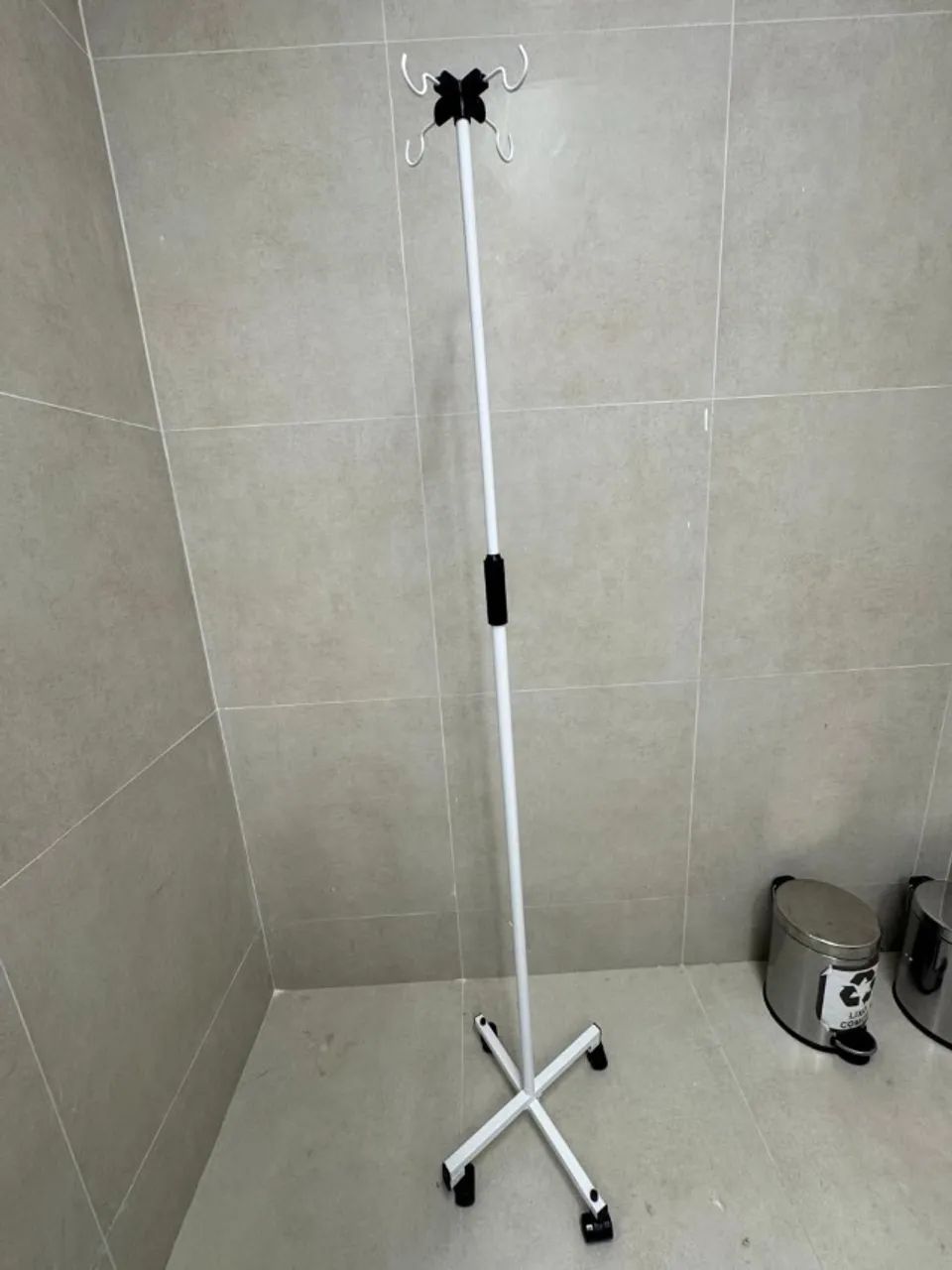 Suporte de soro com rodinha 