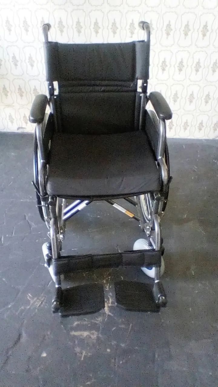 Cadeira de roda  - Foto 3