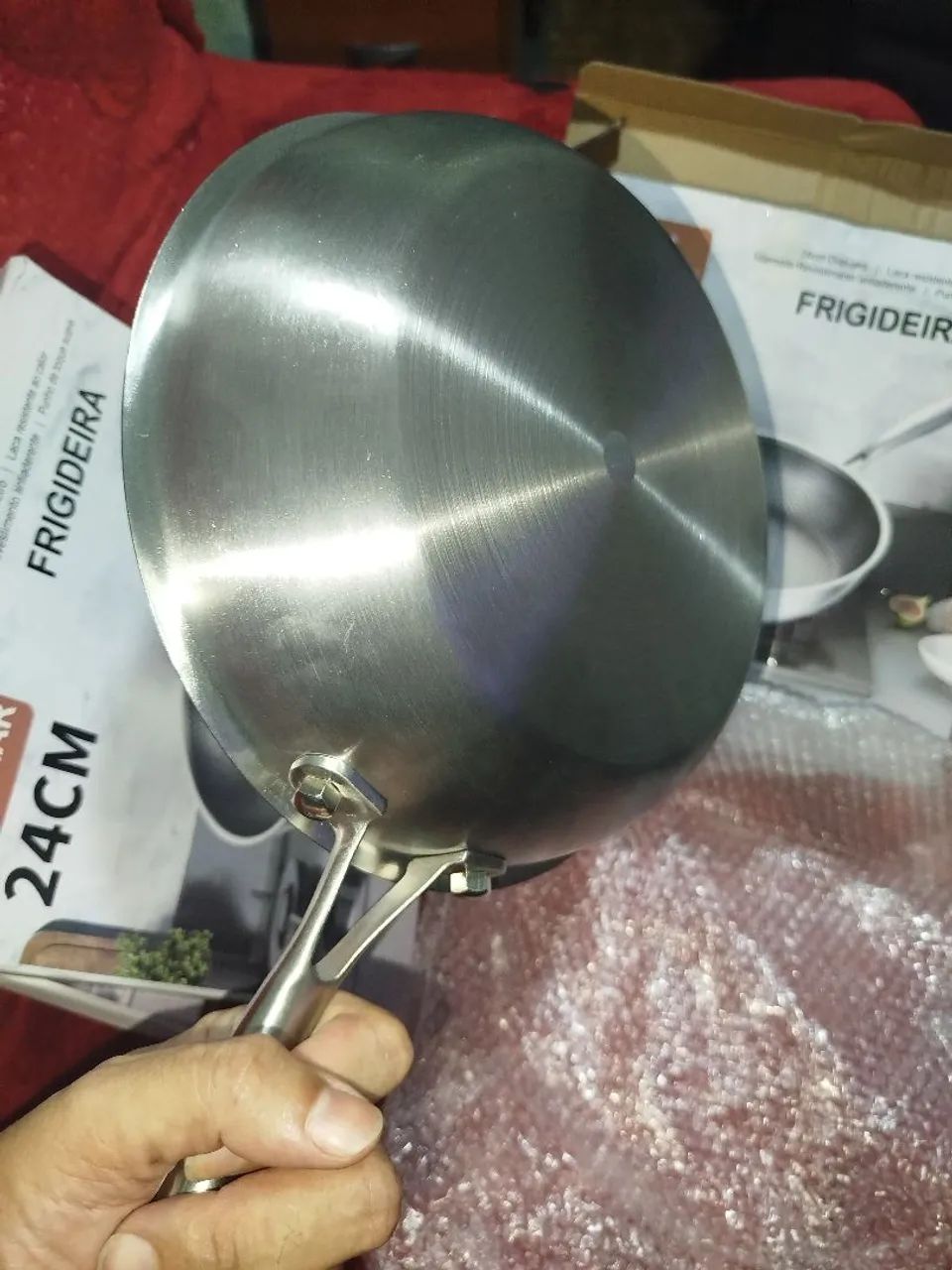 Frigideira Colméia em Aço inox 24 cm - Foto 5