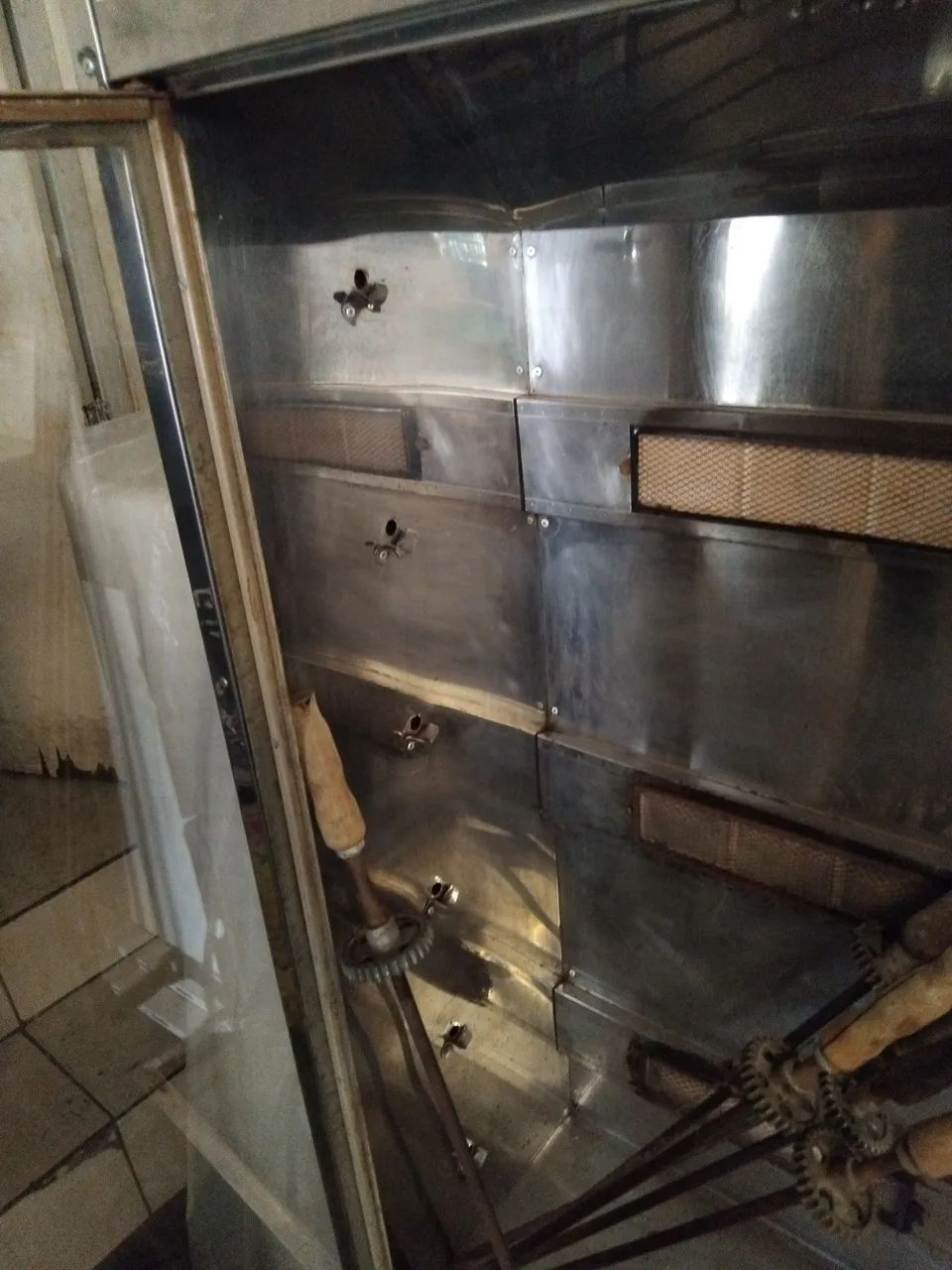 Maquina de frango 6 ganchos tudo funcionando  - Foto 4