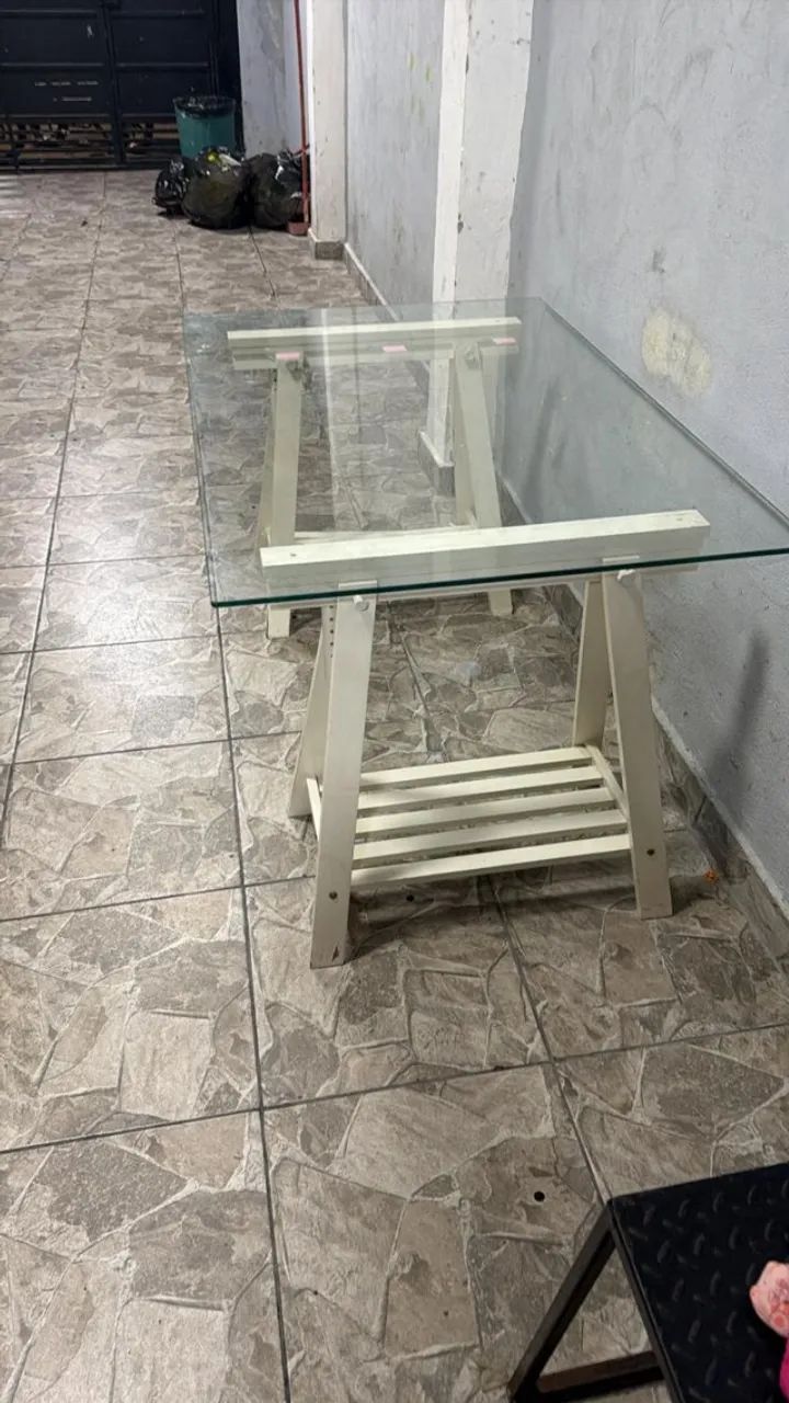 Mesa de vidro com regulagem de altura - Foto 2