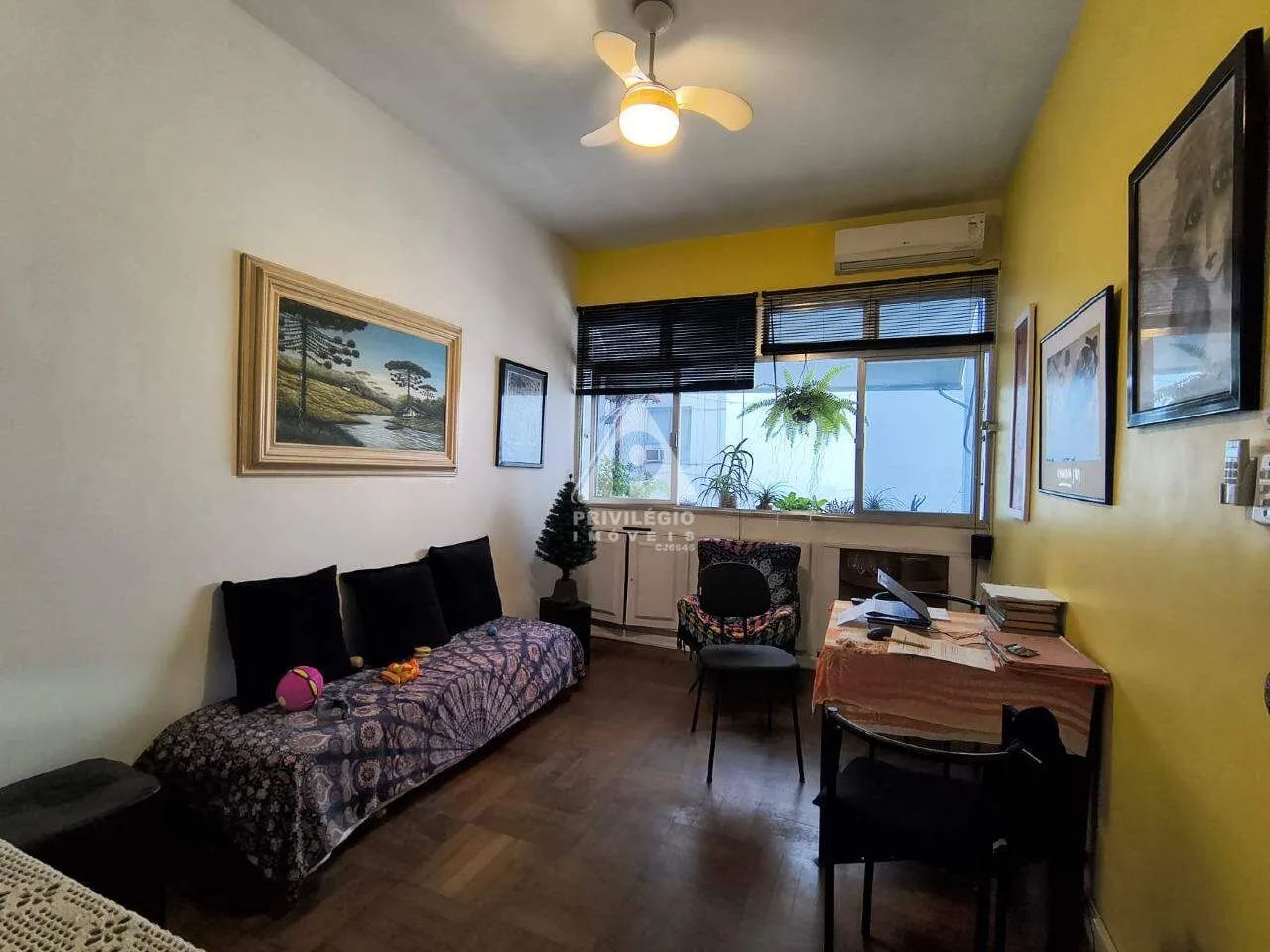 Apartamento mobiliado de 2 quartos com 120m² no Leme, Rio