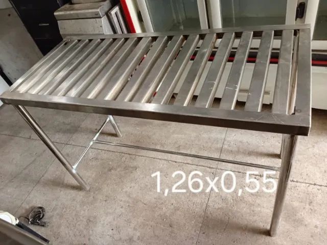 Mesa em Inox Tampo Ripado 1,26mx0,55m