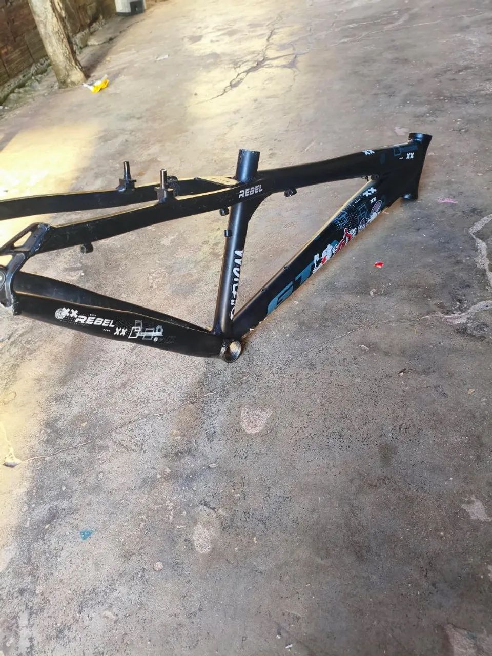 Quadro GTA semi novo 