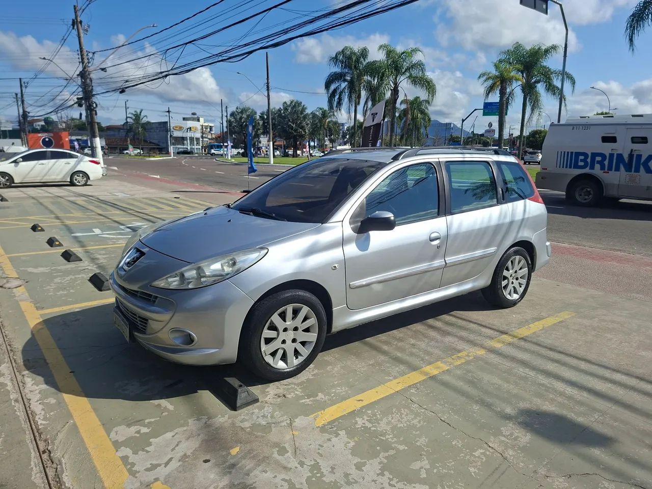 Peugeot 207 207 SW XR Sport 1.4 Flex 8V 5p 2013