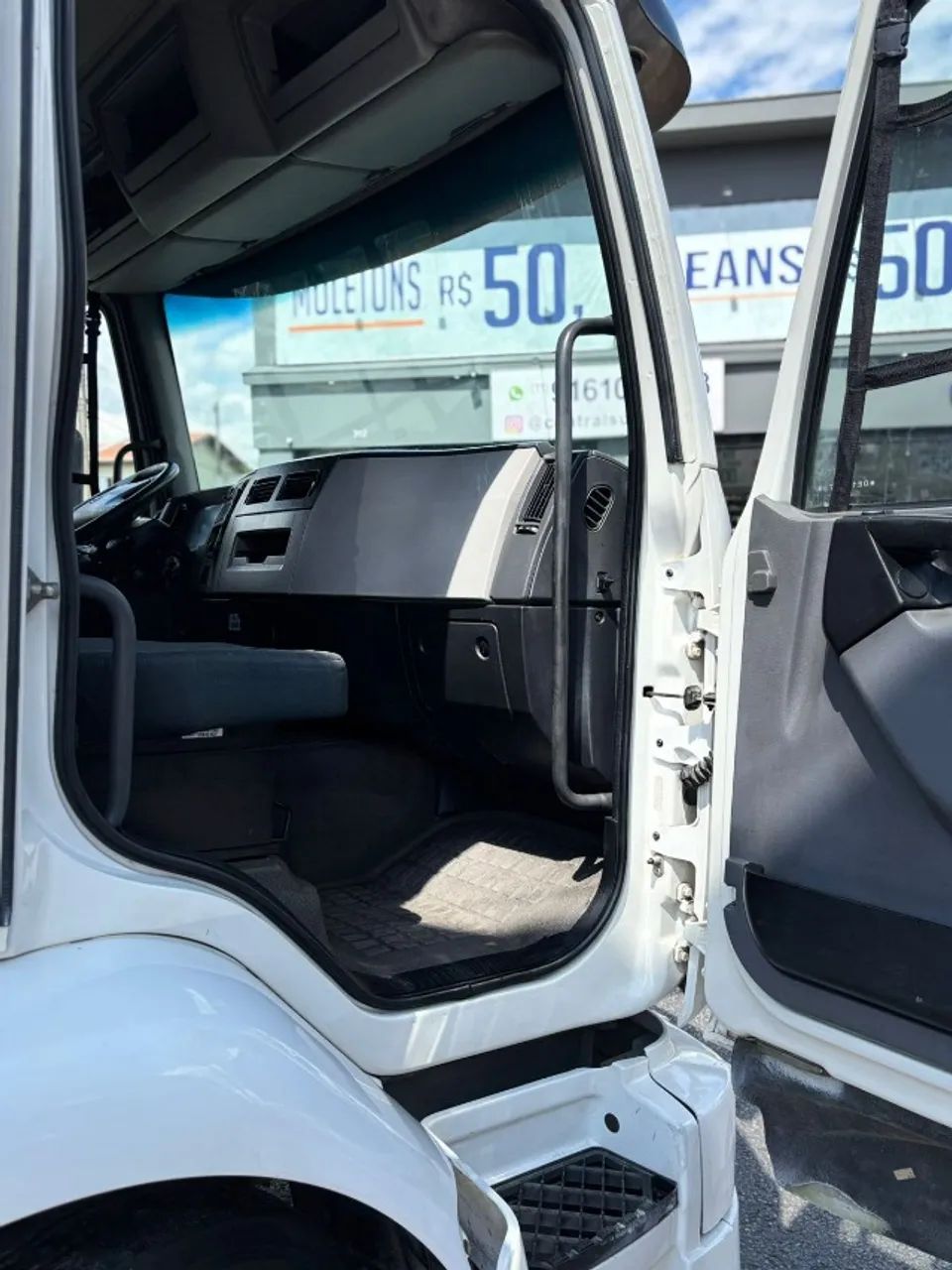 VOLVO VM 330 4X2 - Foto 3