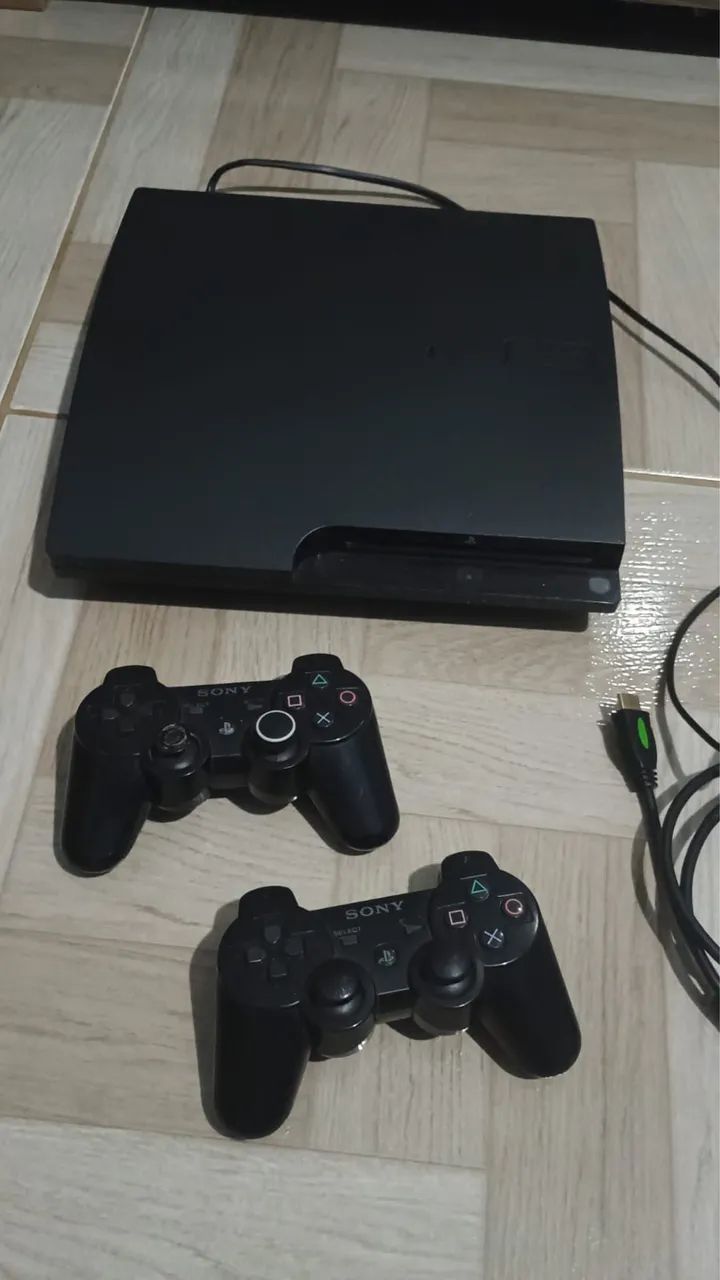 Ps3 com 2 controles 
