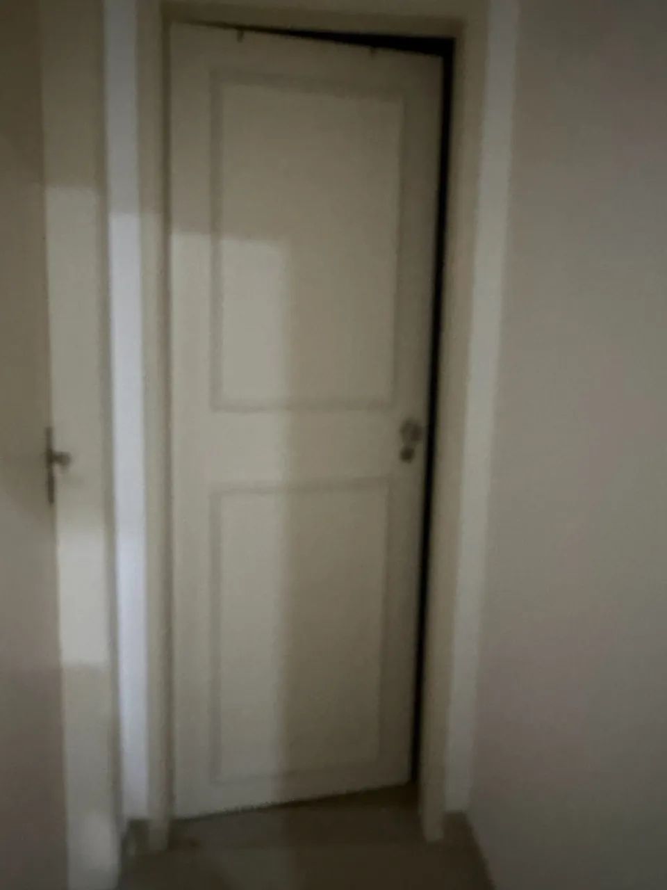 Alugo quarto mobiliado para mulher - Praia do Canto - Foto 5