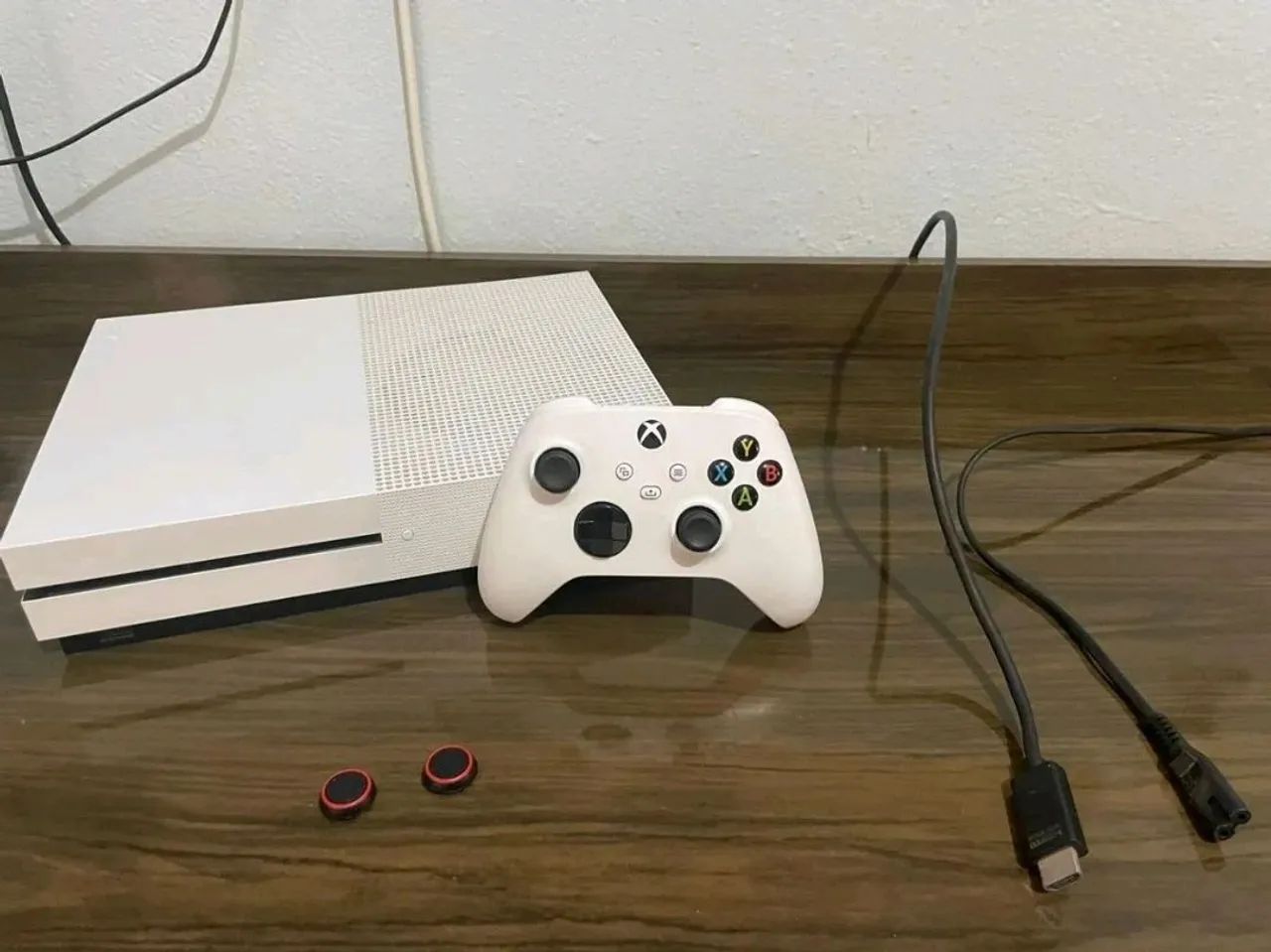 XBOX ONE S (1 controle)