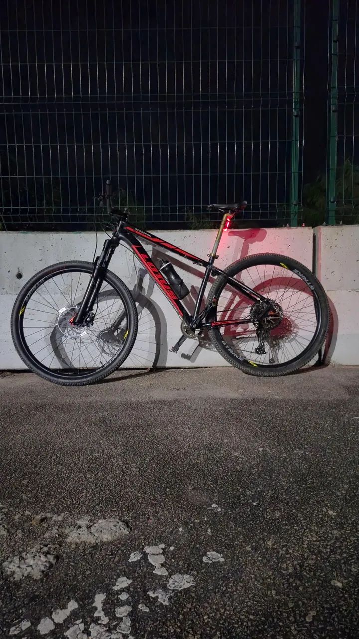 Montain bike v12, LOTUS