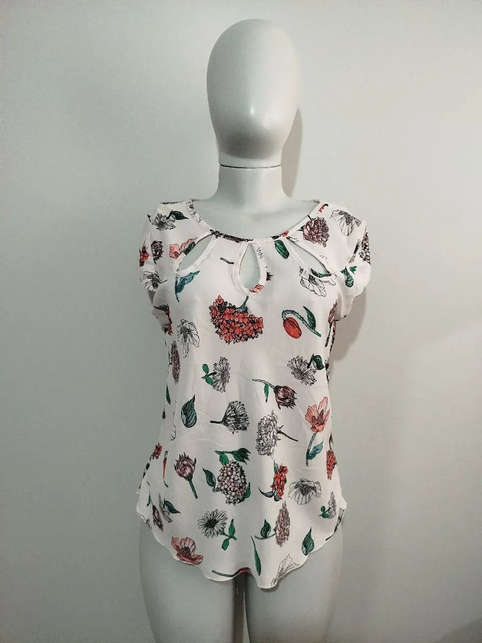 Kit com 10 Blusas femininas Novas  - Foto 4