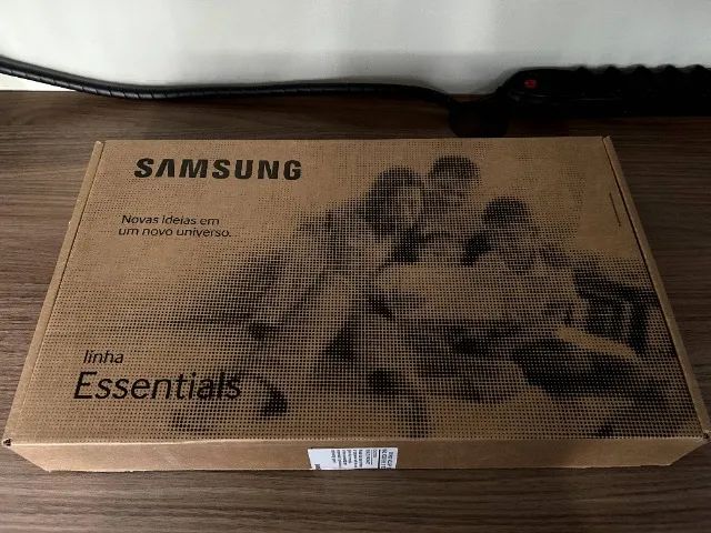 Notebook Samsung Essentials E30