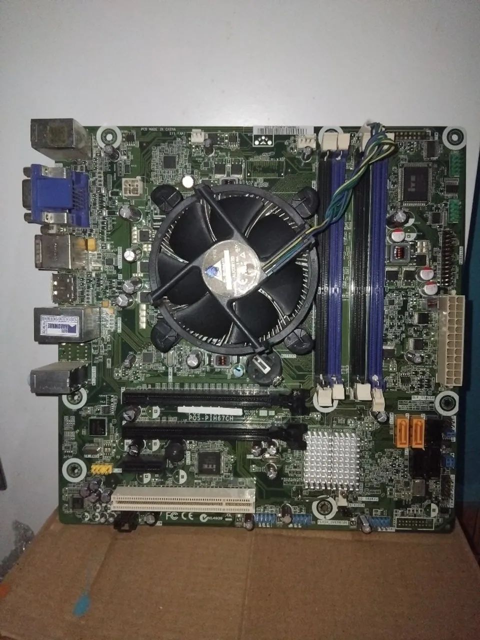 placa-mãe e placa de vídeo. A placa mãe tá com a bios corrompido e a de vídeo não funciona - Foto 2