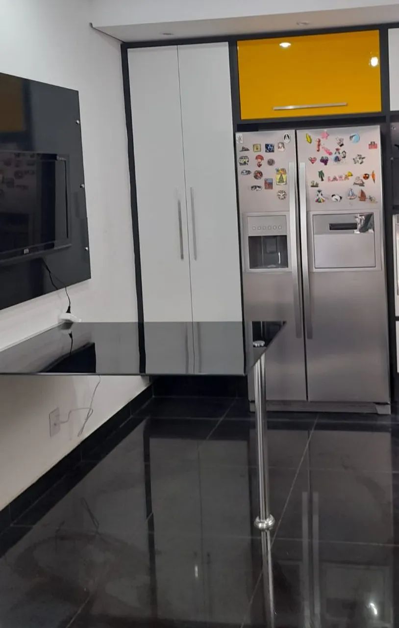 Mesa de vidro suspensa com fixação embutida e pé cromado 1.20x0.80 - Foto 3