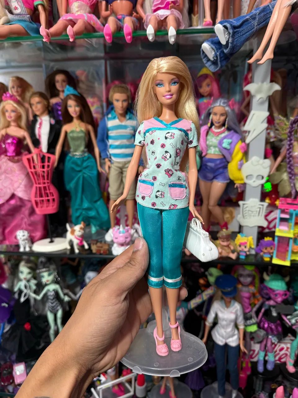 Boneca barbie quero ser veterinária 
