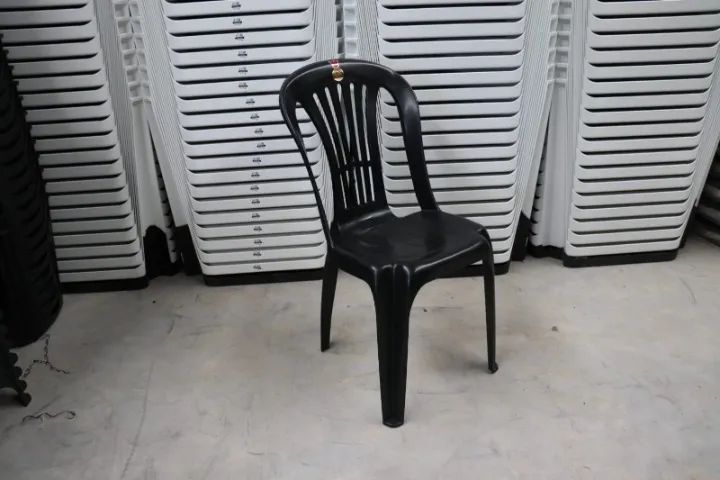 Promoção Cadeira de plástico preta 182kg - Foto 2