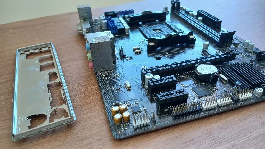 Placa Mãe Gigabyte A320M-H AM4 - Foto 4