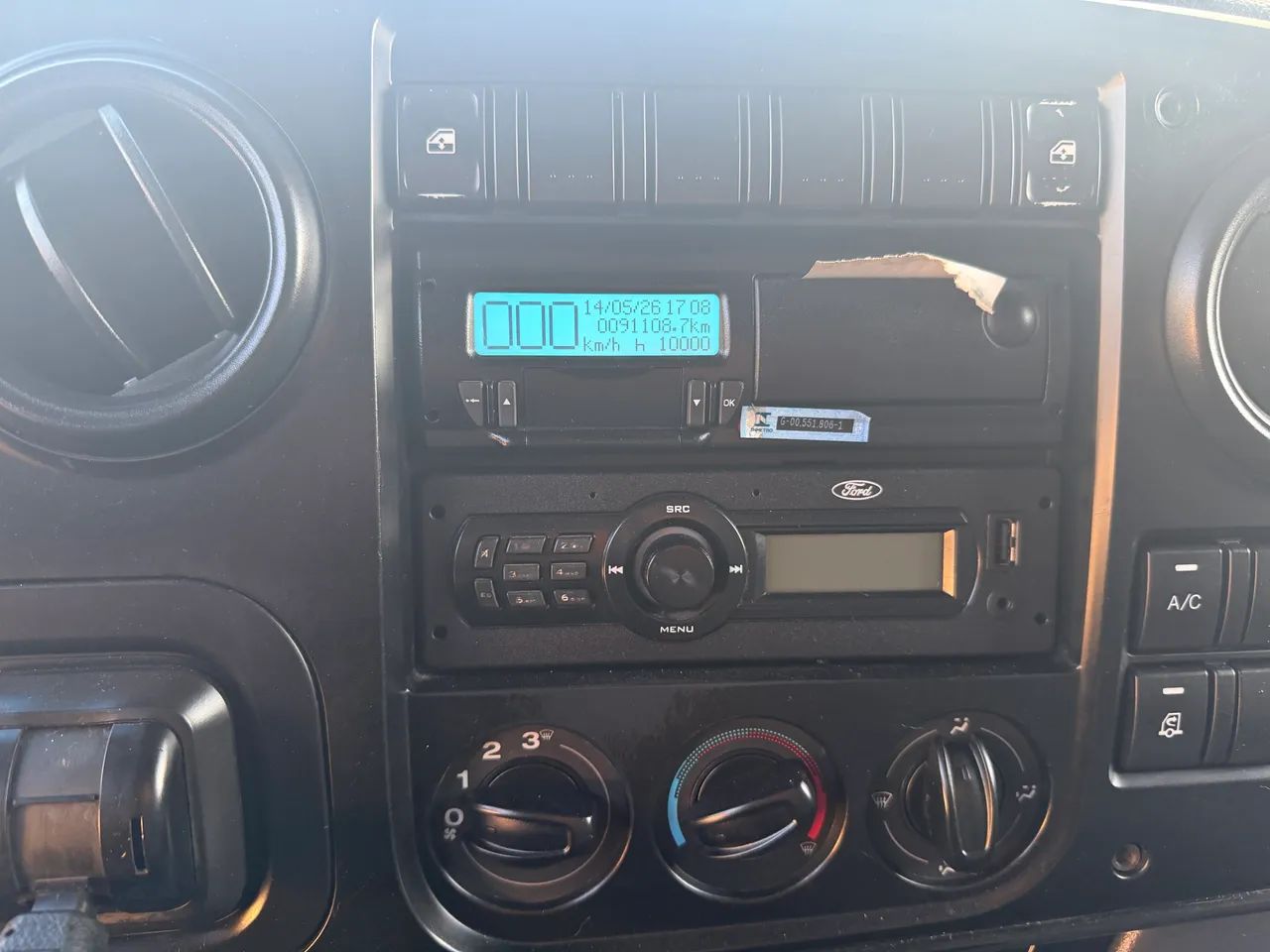 Ford cargo 1319 2016 carroceria completo menor km do Brasil  - Foto 11
