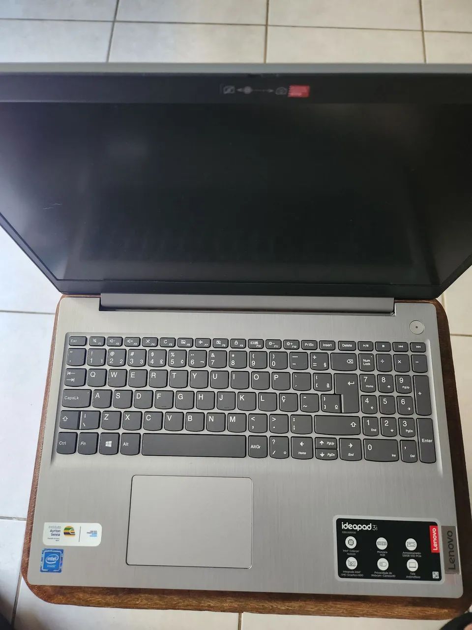 Vendo notebook lenovo IdealPad 3 - Foto 2