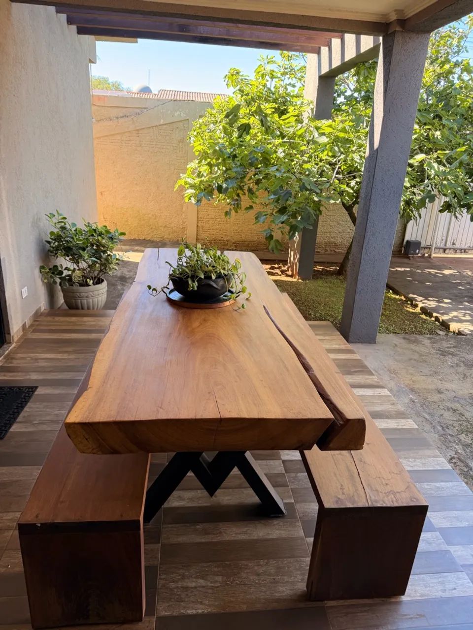 Mesa de madeira com bancos  - Foto 3