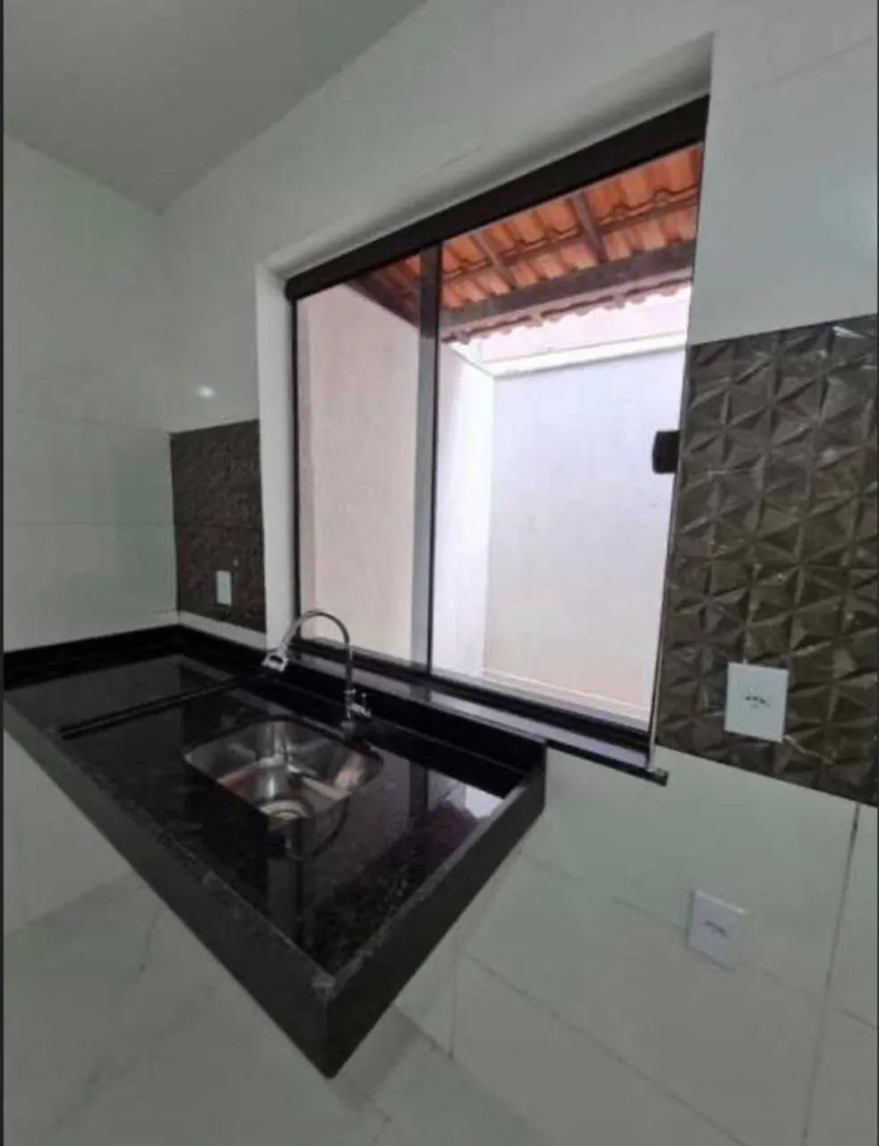 CASA USADA COM RECUO BAIRRO ITAPERI - Foto 4