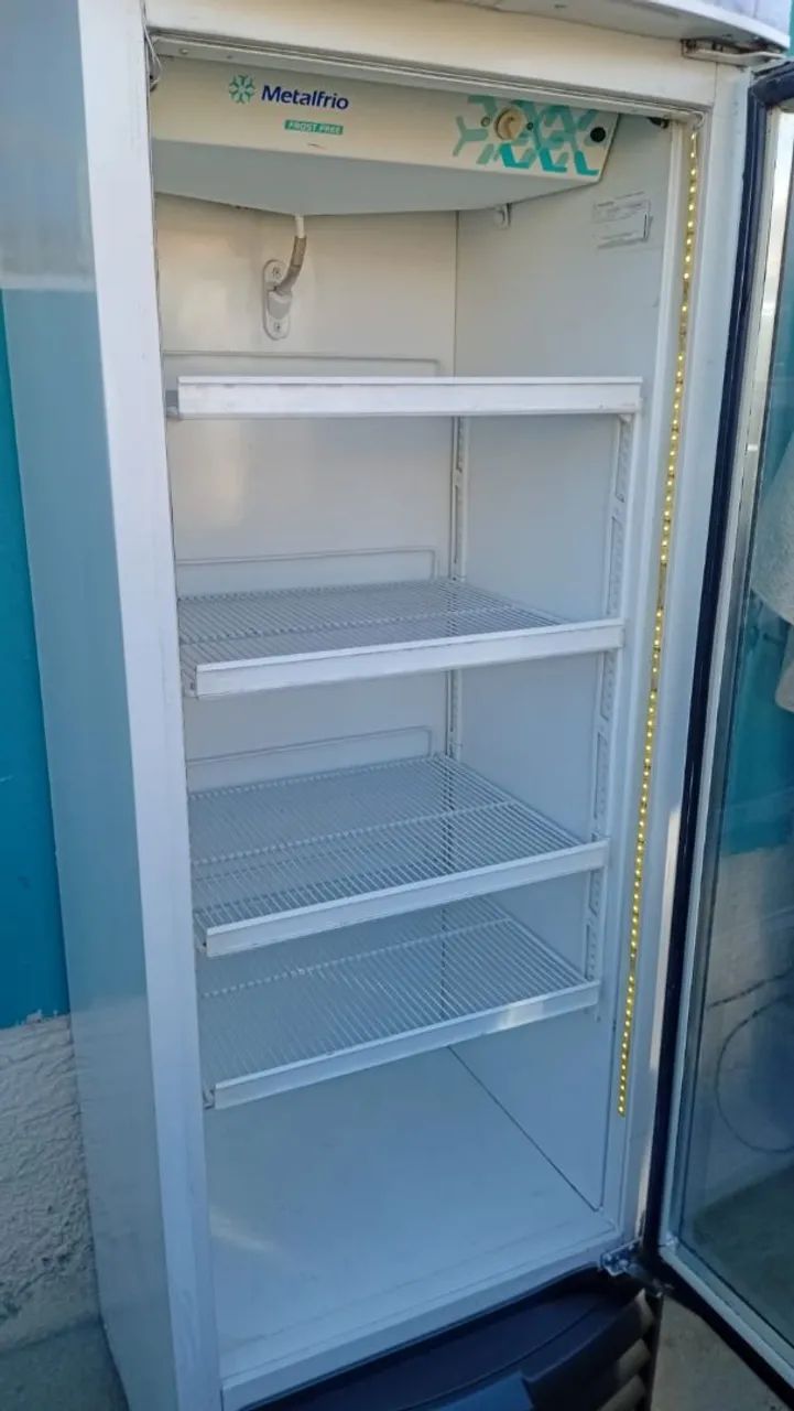 Expositor de bebidas e refrigerantes funcionando entrego sem custos dependendo do local ! - Foto 5
