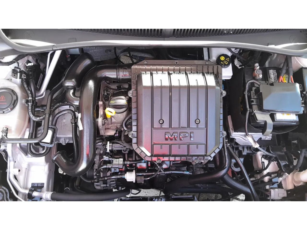 Volkswagen Polo Track 1.0 Flex 12V 5p, foto 15 de 16