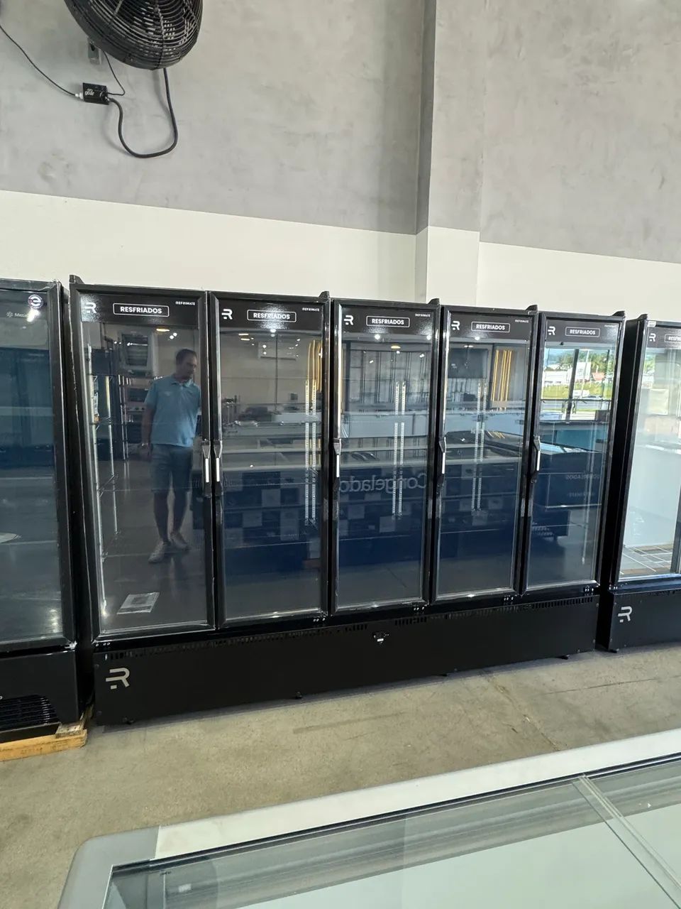 Auto serviço 5 portas temperatura 0 a 7 graus Refrimate 