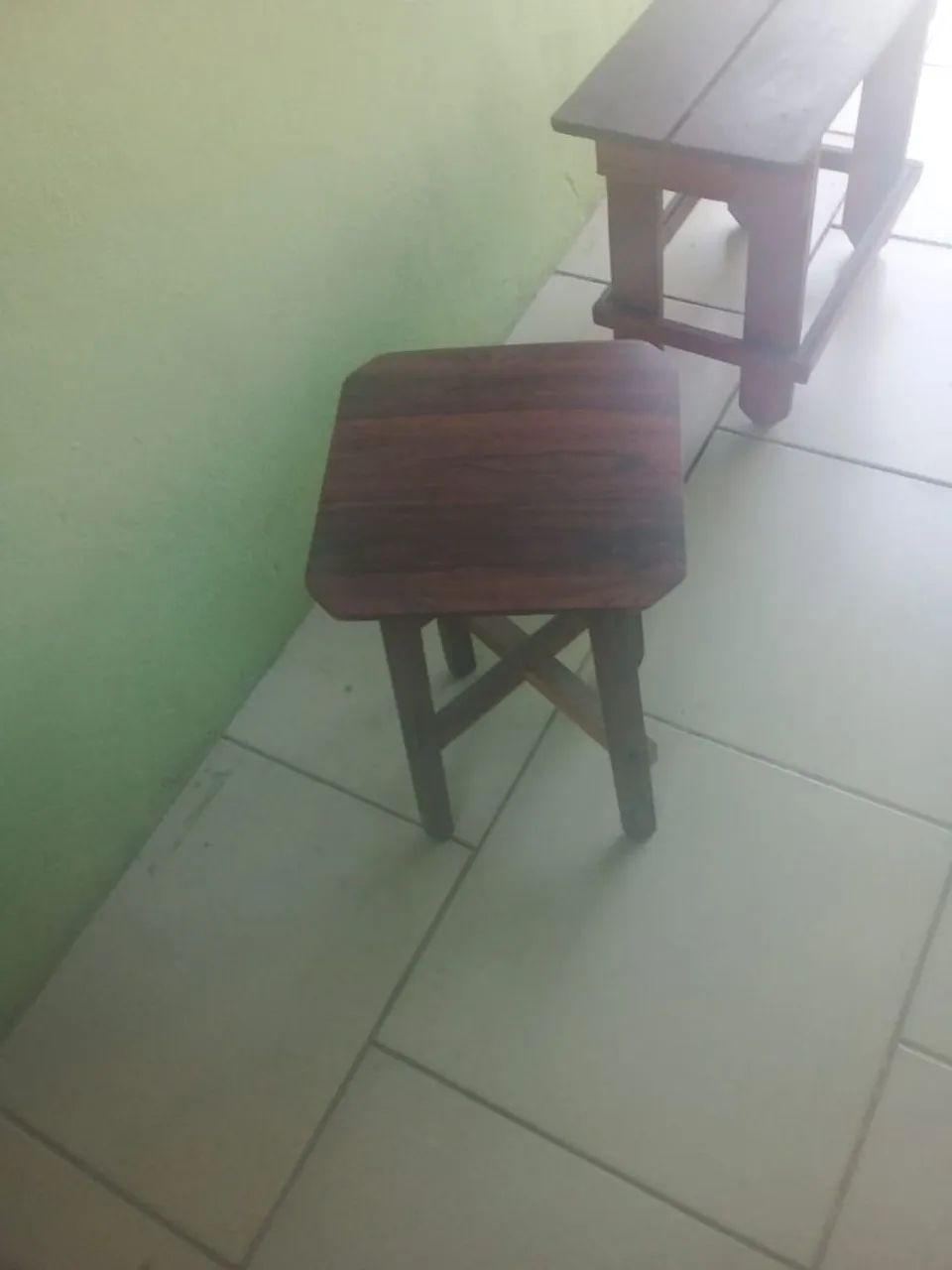Vendo banco de um lugar e cadeira 