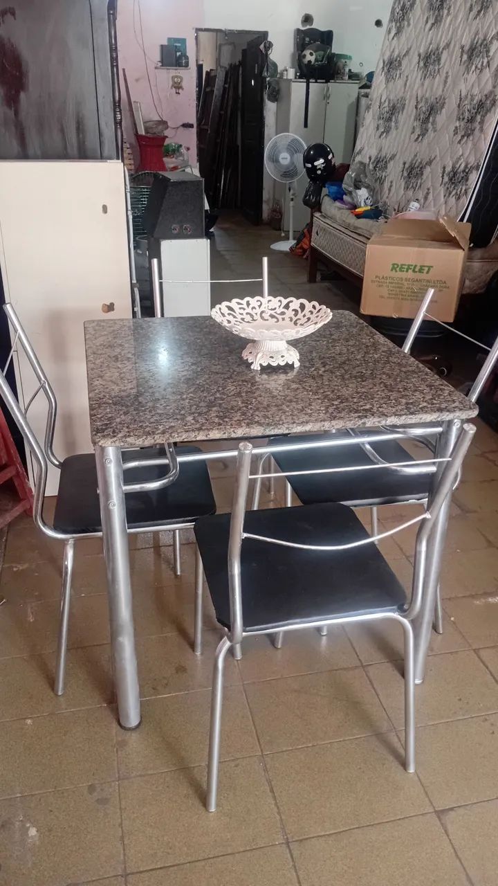 Mesa com 4 cadeiras  - Foto 3