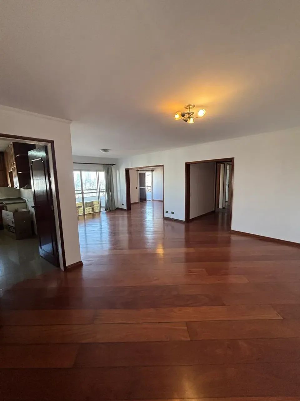 Amplo apartamento de 2 dms e 2 vagas - Foto 5