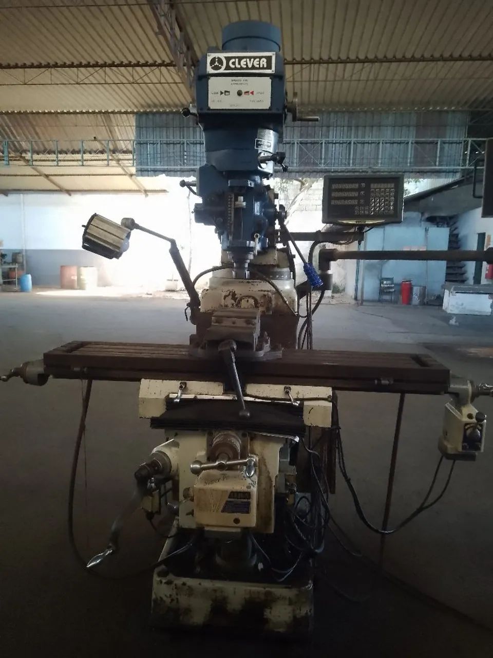 Fresadoras , retificas, tornos e CNC 