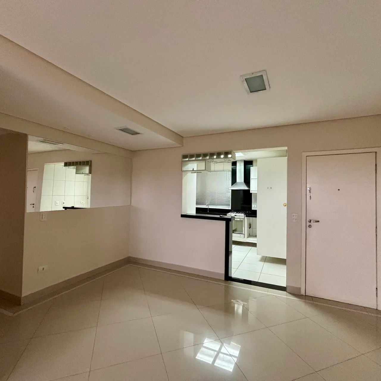 Apartamento 3 dormitórios| Suíte c/ sacada| Ar-condicionado/ planejado| Parque Industrial