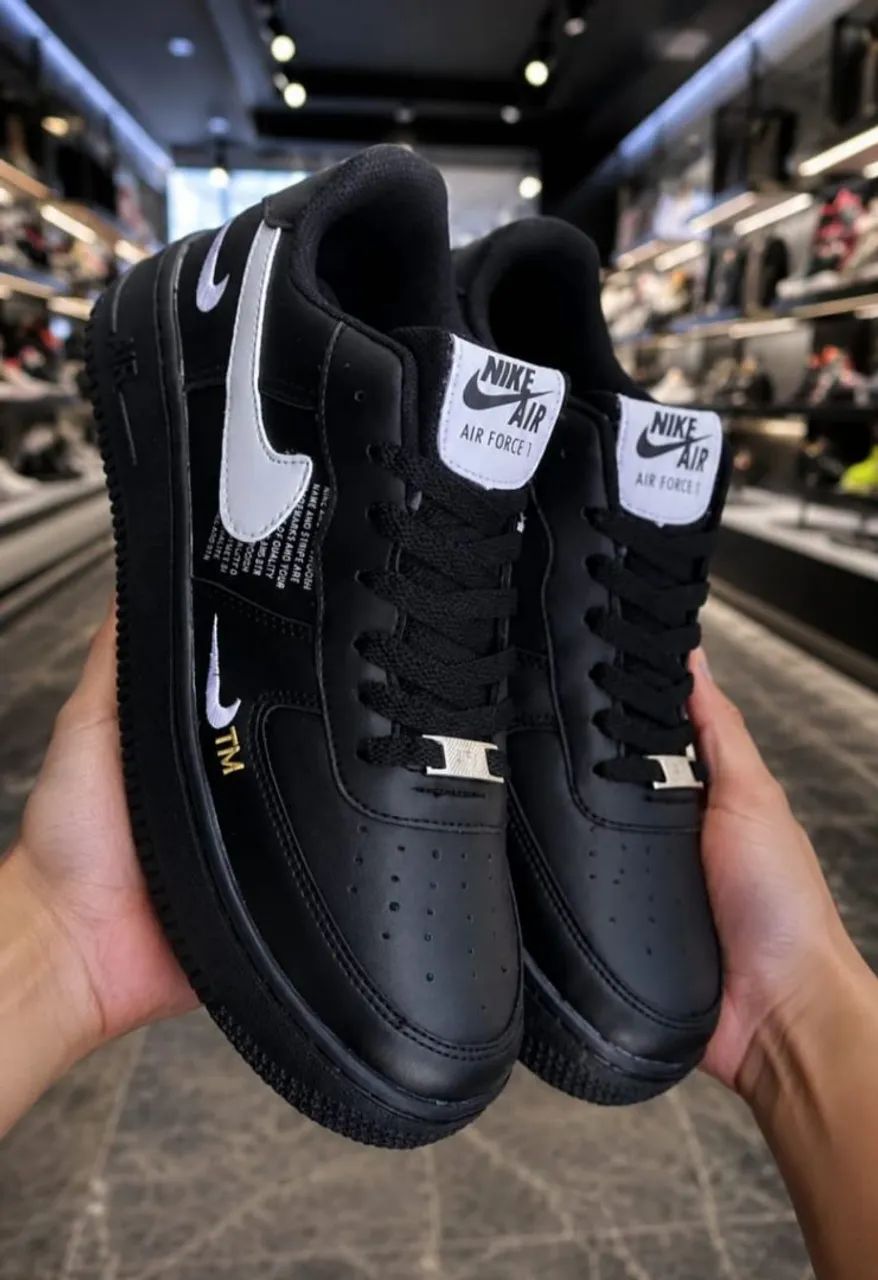 tênis Nike Air force preto branco 