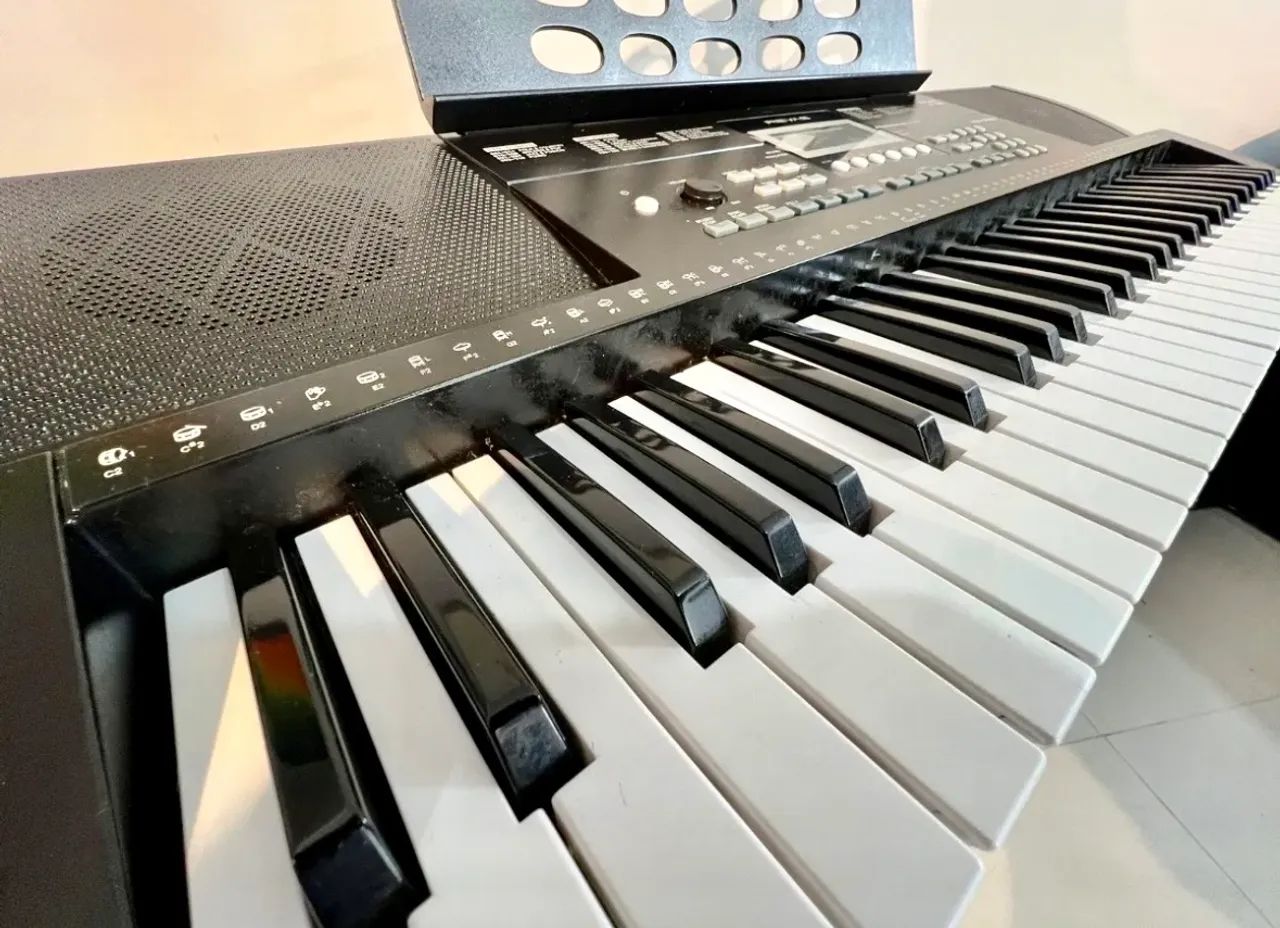 Teclado Roland Revas KB 330 (usado)  - Foto 4