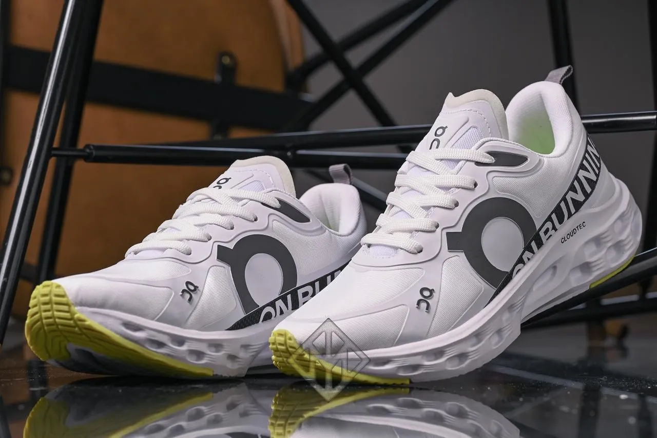 Tênis Nike ZoomX Invincible Run Bege | Amortecimento Máximo