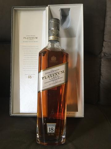 Wisky Royal Salute esmerald 21 anos e Johnnie Walker Platinum Label 18 anos - Foto 6