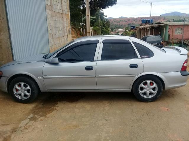 Vendo vectra 99/ aceito troca por celta - Foto 3