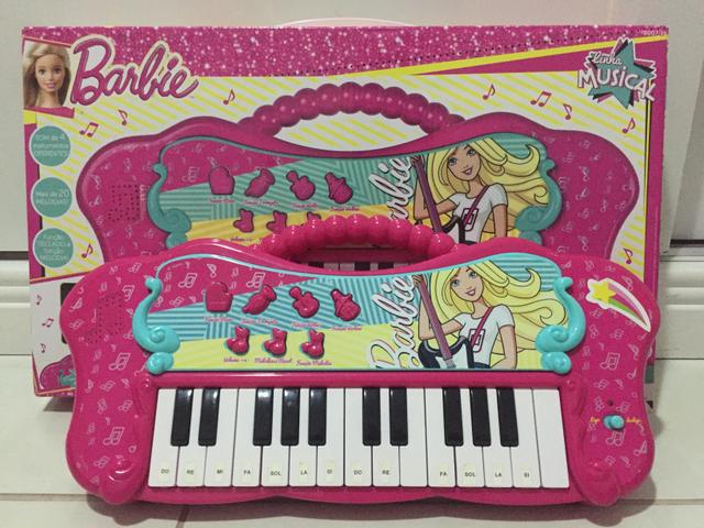 Vendo teclado musical da Barbie na caixa!