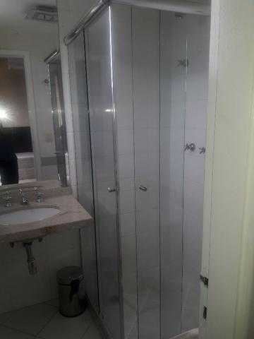 Excelente Apto. de 4 suítes sendo uma Master com Closet na Ponta Negra. - Foto 12