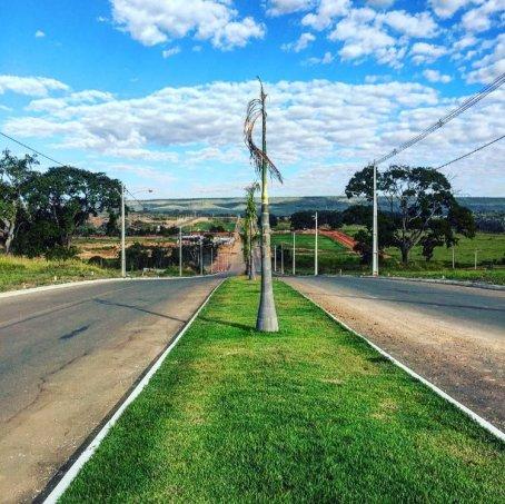 Lotes financiados em boletos e promissórias Prox. do centro da cidade - Foto 3